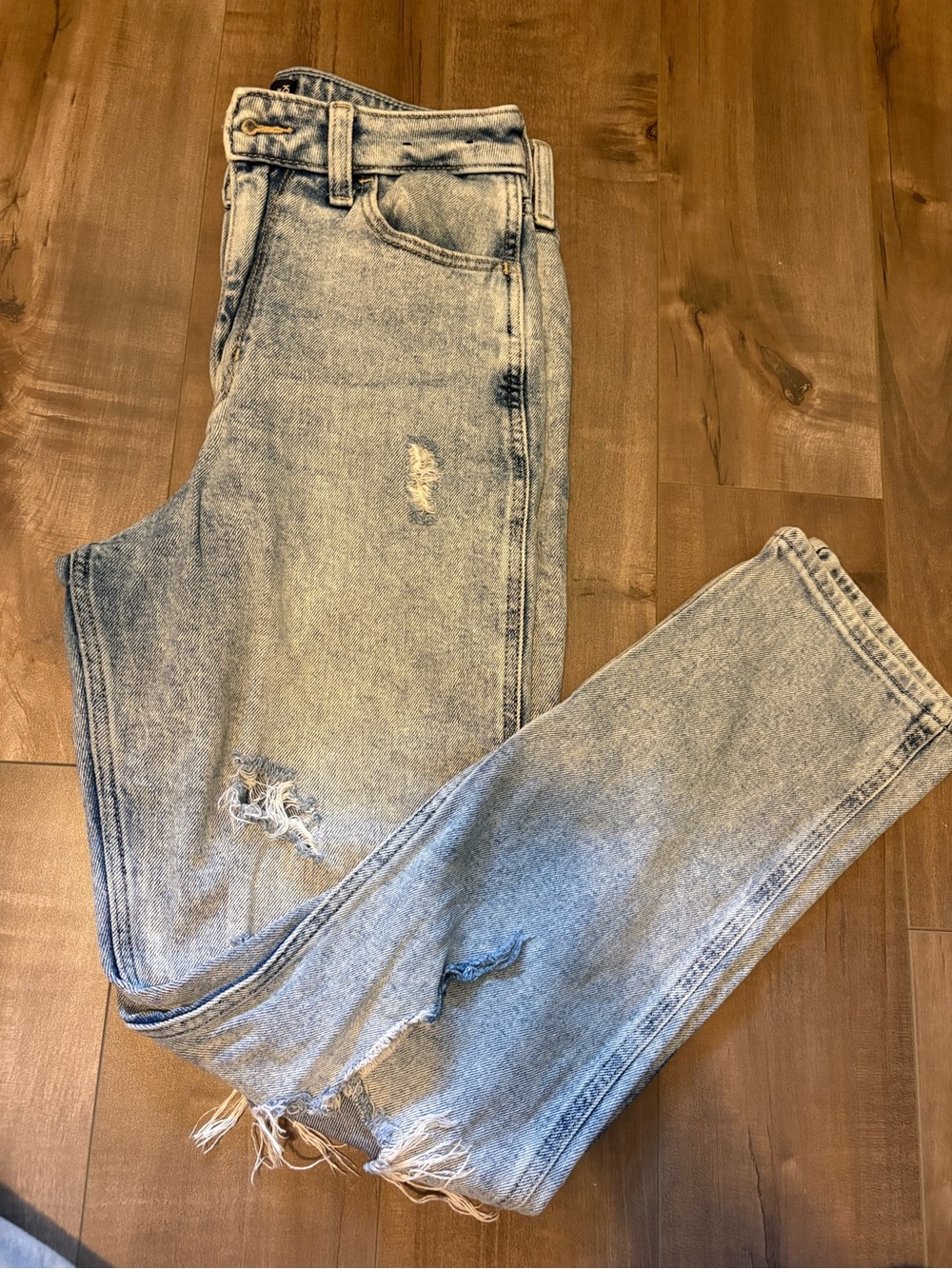 Hollister Vintage Stretch Ultra High-Rise Mom Jeans in a light blue
